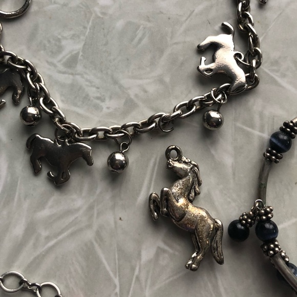 Costume Jewelry Lot 2 Necklaces & 3 Bracelets CLOSET CLEAR OUT - Picture 2 of 14